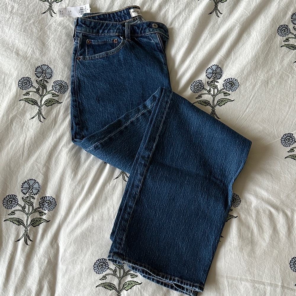 Abercrombie & Fitch The 90’s Relaxed High Rise Jean